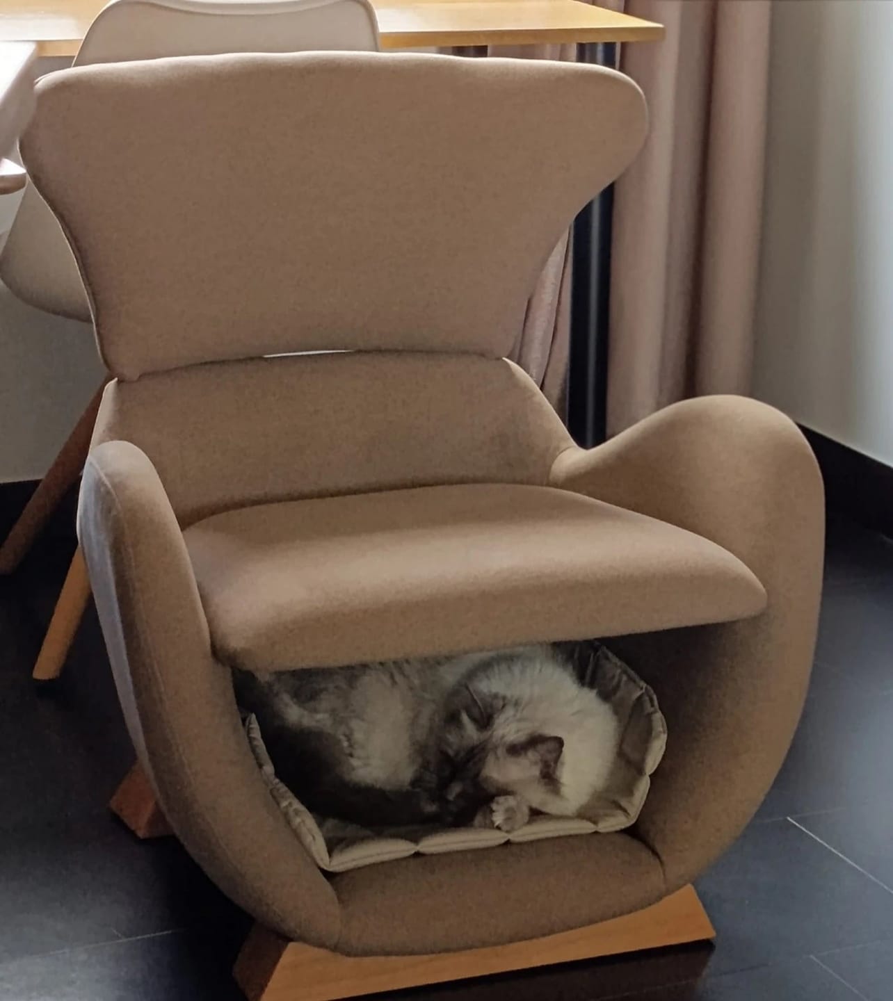 Customer photo review of Fauteuil avec niche intégrée café — Sammen