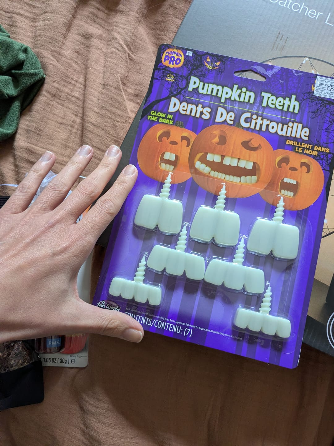 Customer photo review of Leuchtende Kürbis Zähne – Spooky Optik für Halloween-Kürbisse