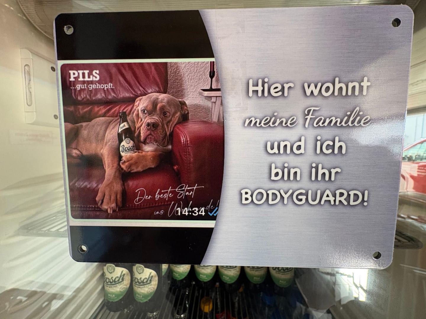 Customer photo review of Hunde-Türschild personalisiert mit Foto & Text (UV- und wetterfest)