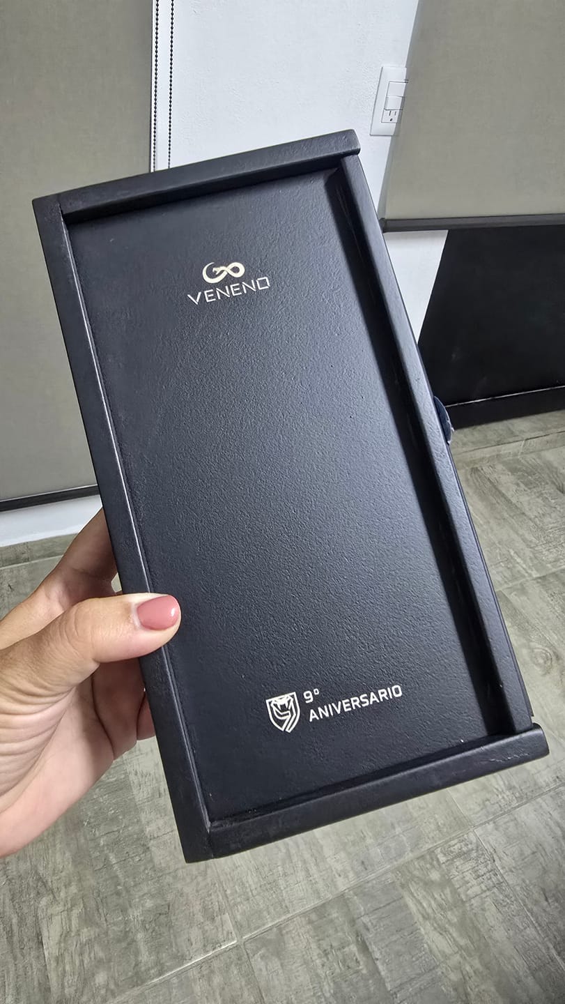 Customer photo review of Funda S24 Ultra Illuminati Dark Star Nova