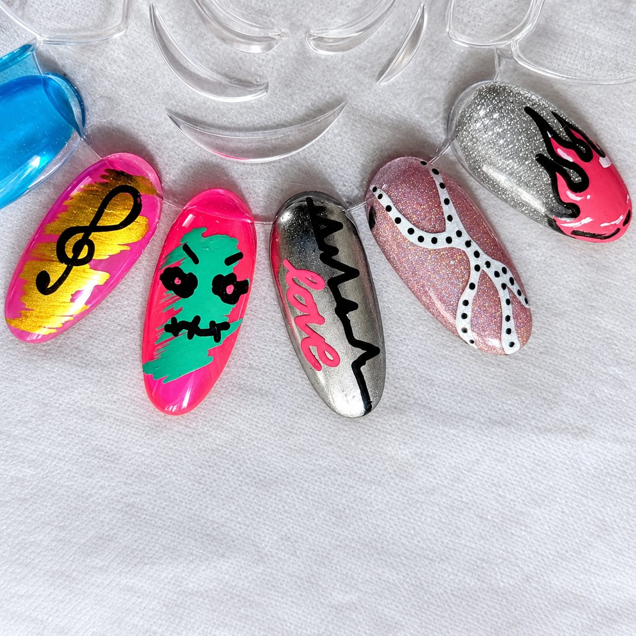 Customer photo review of Marcadores de uñas: diseños de salón sin pulso