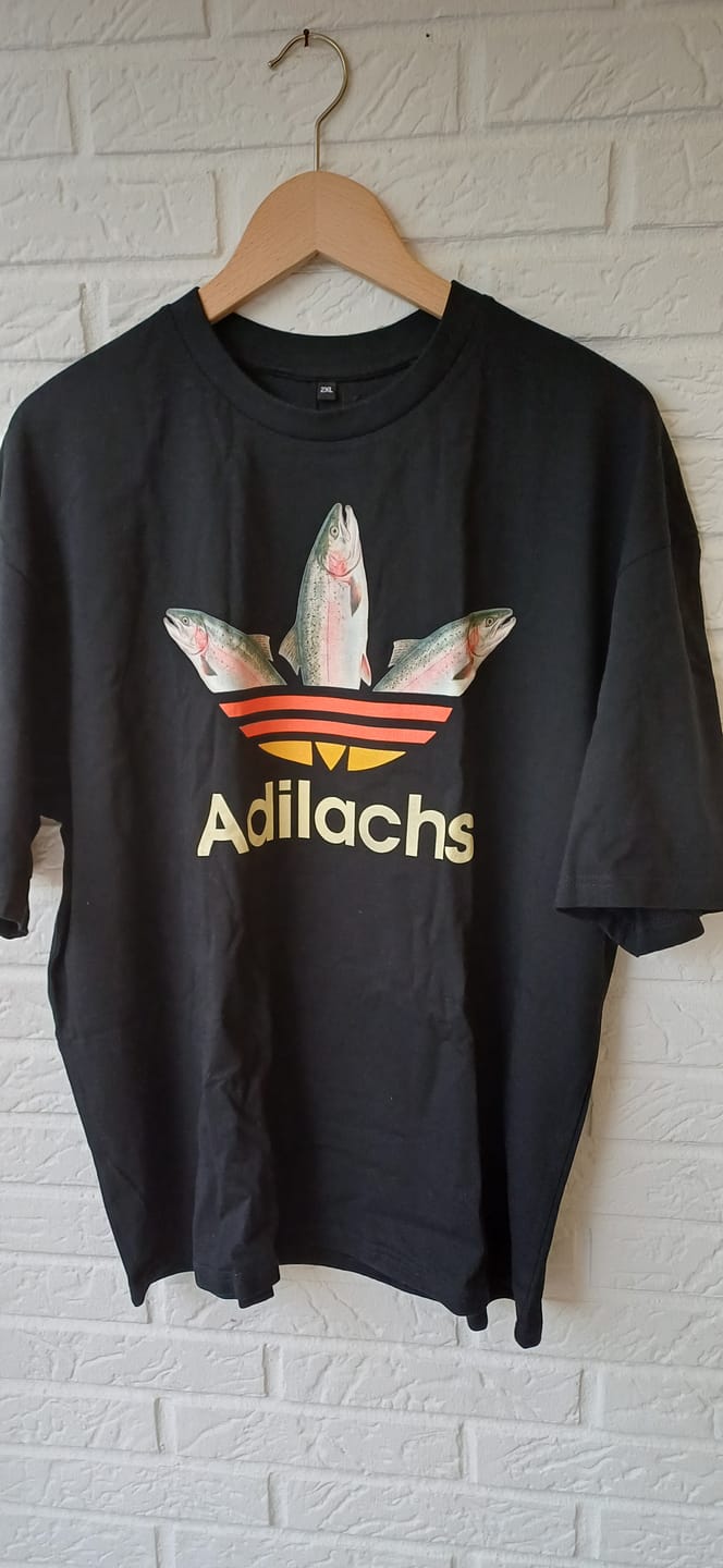 Customer photo review of ADILACHS - Premium T-Shirt