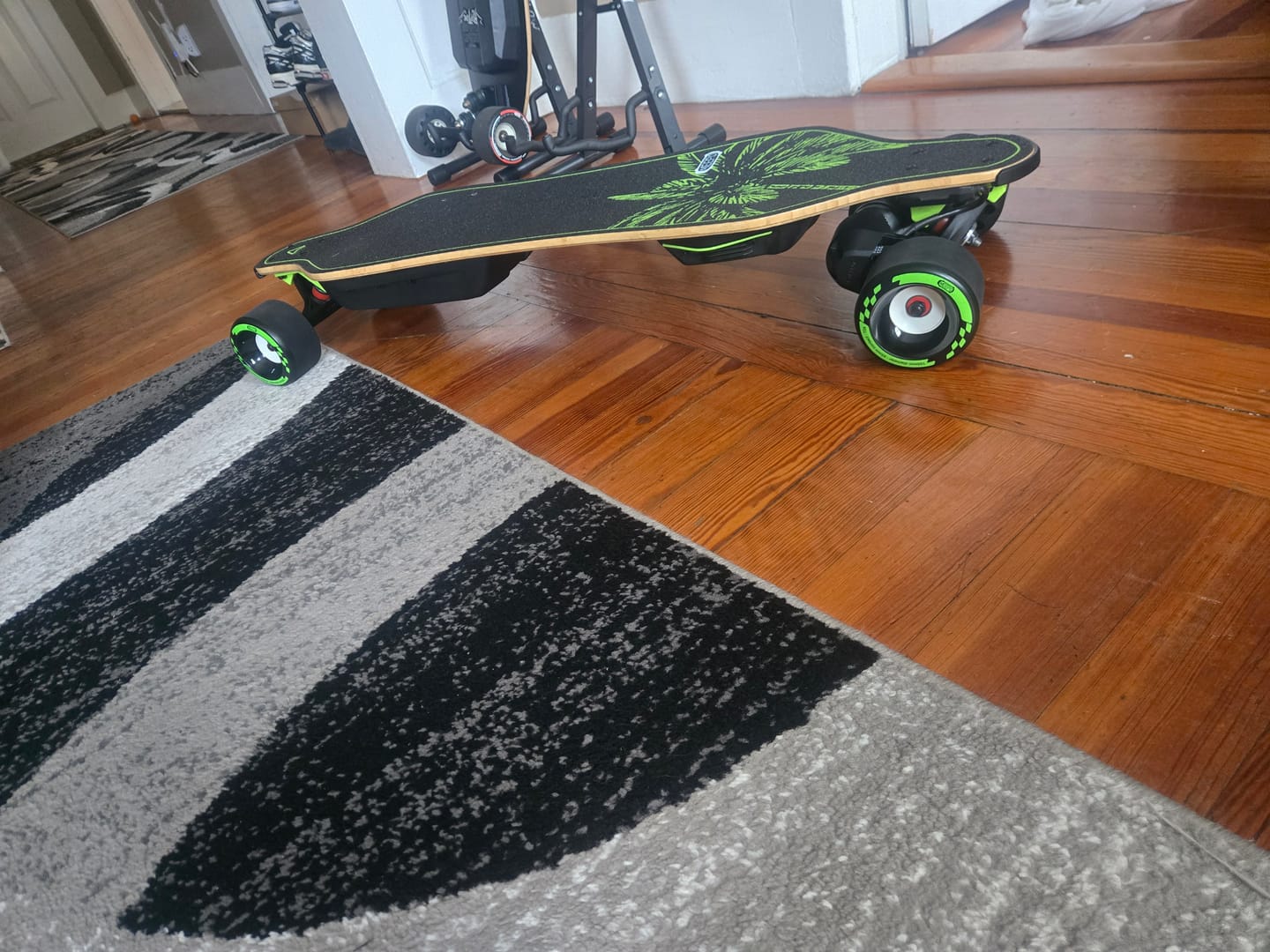 Customer photo review of Meepo Cyclone 105s wheels Set - Next-Level Street Wheels with Enhanced Grip and Unmatched Shock Absorption