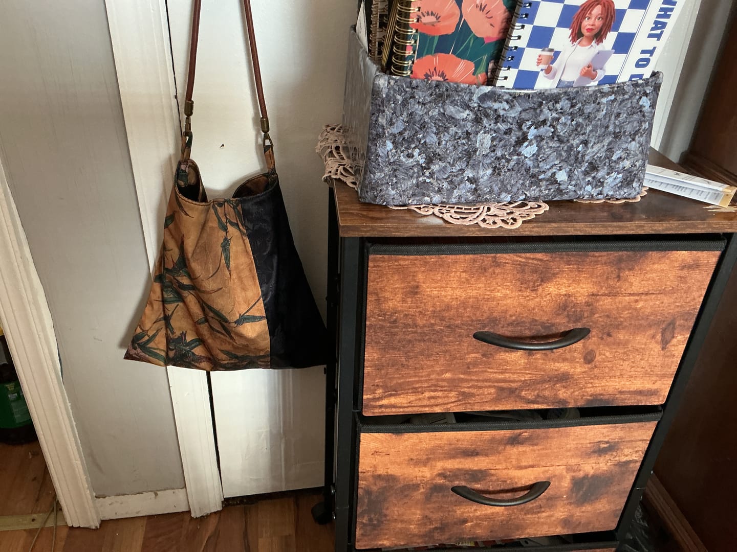 Customer photo review of Retro Artsy Turmeric Flower Gambiered Gauze Shoulder Bag
