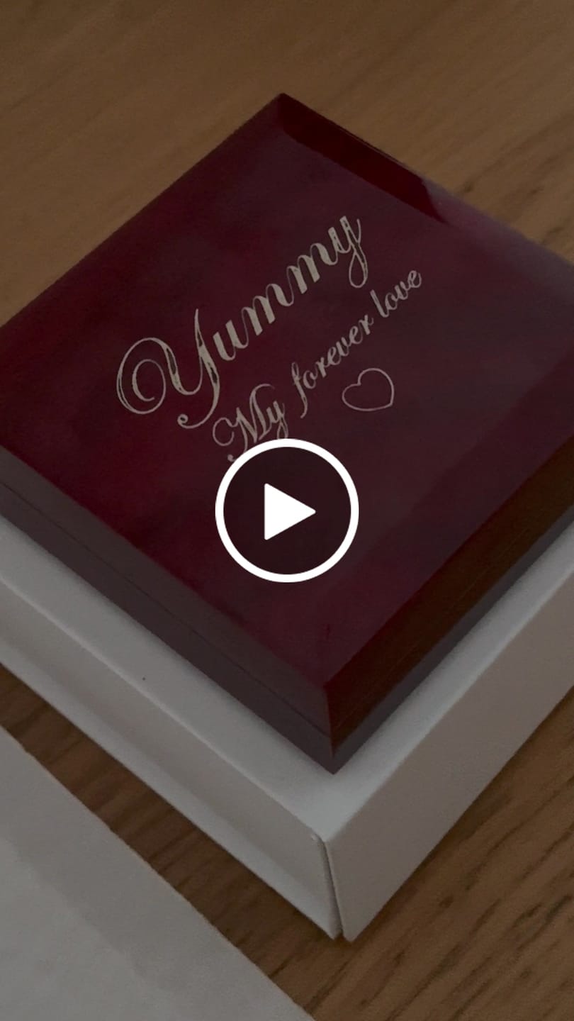 Customer video review of 3-Piece Diamond White Crystal Jewellery Gift Set