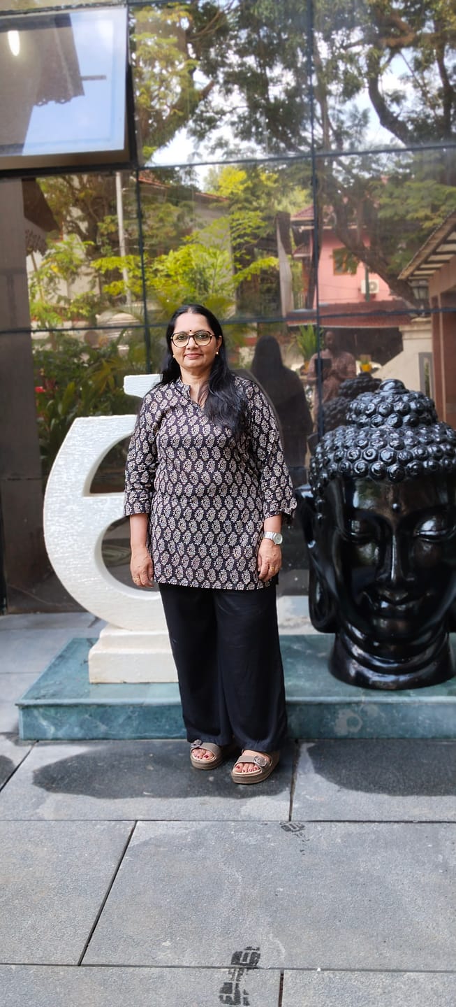 Customer photo review of Women Black Viscose Palazzo Pant