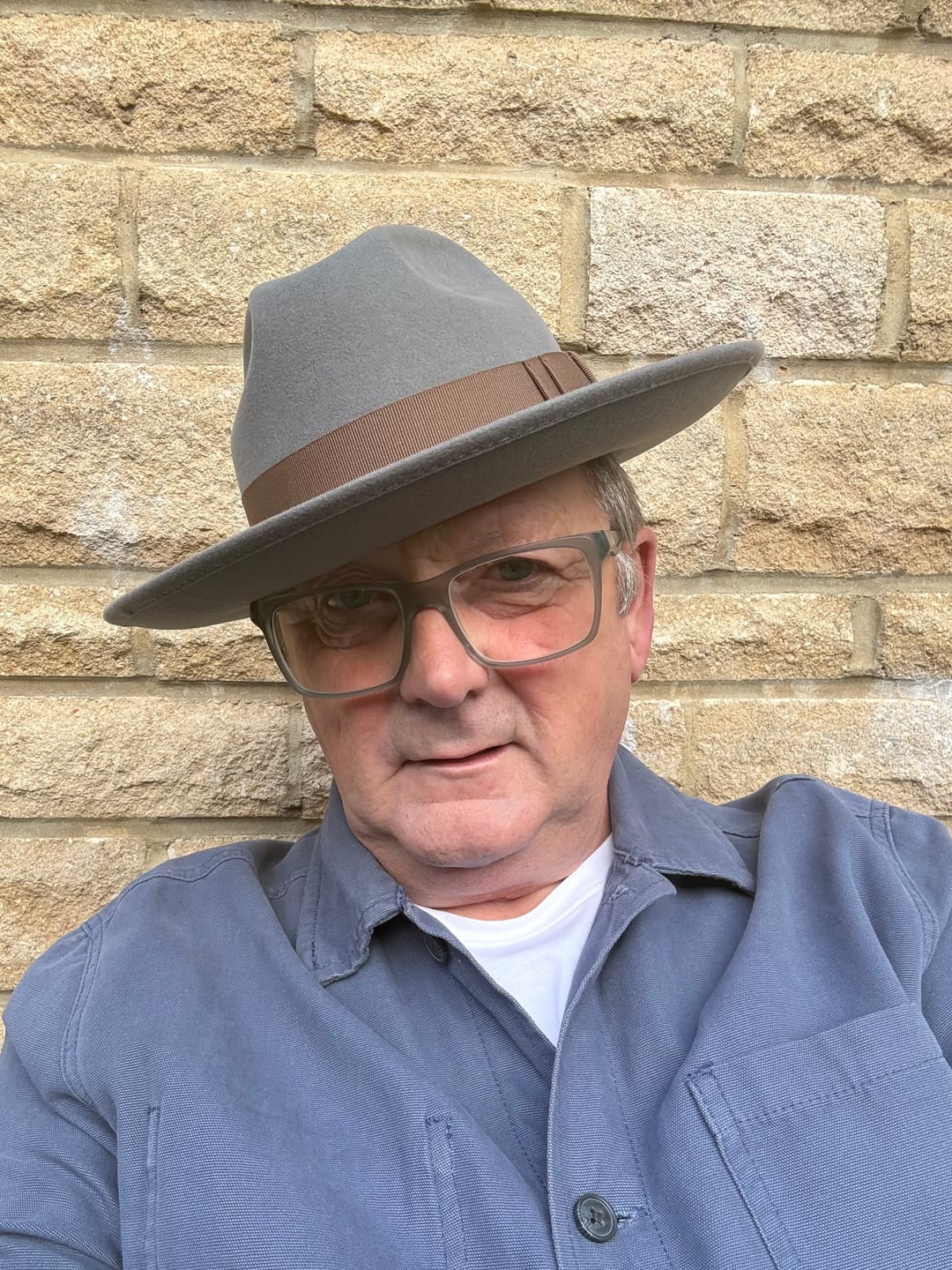 Customer photo review of Manhattan Fedora Furfelt Structured Fit