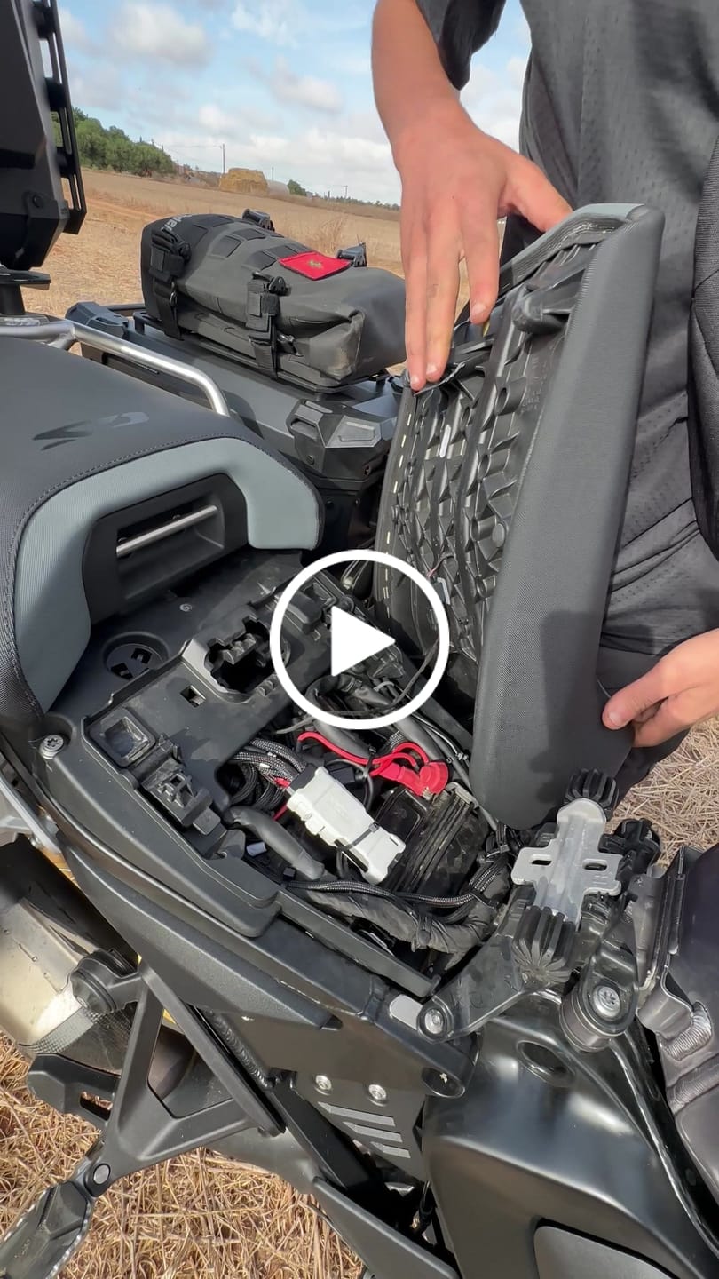 Customer video review of MotoCAN V2 – Motorcycle Accessories Manager