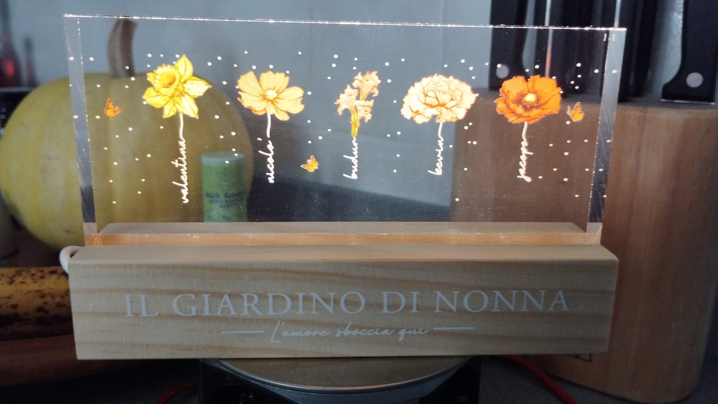 Customer photo review of lI giardino di Nonna - LED Supporto con fiori di nascita per Mamma e Nonna
