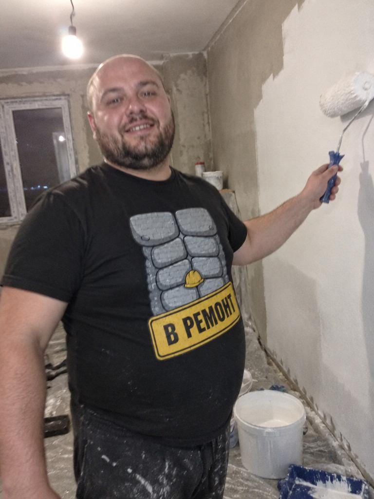 Customer photo review of „В Ремонт" - Забавна Тениска / Суичър