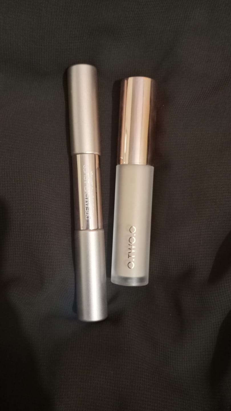 Customer photo review of O.TWO.O HIGH COVERAGE LIQUID CONCEALER