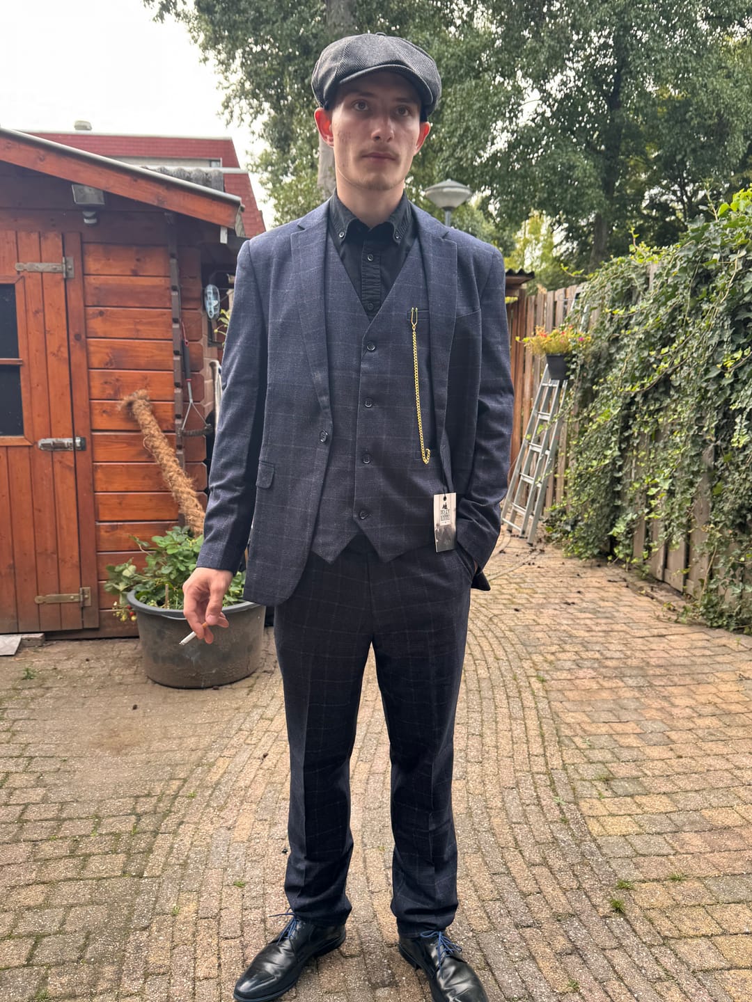 Customer photo review of Three-piece suit Shelby