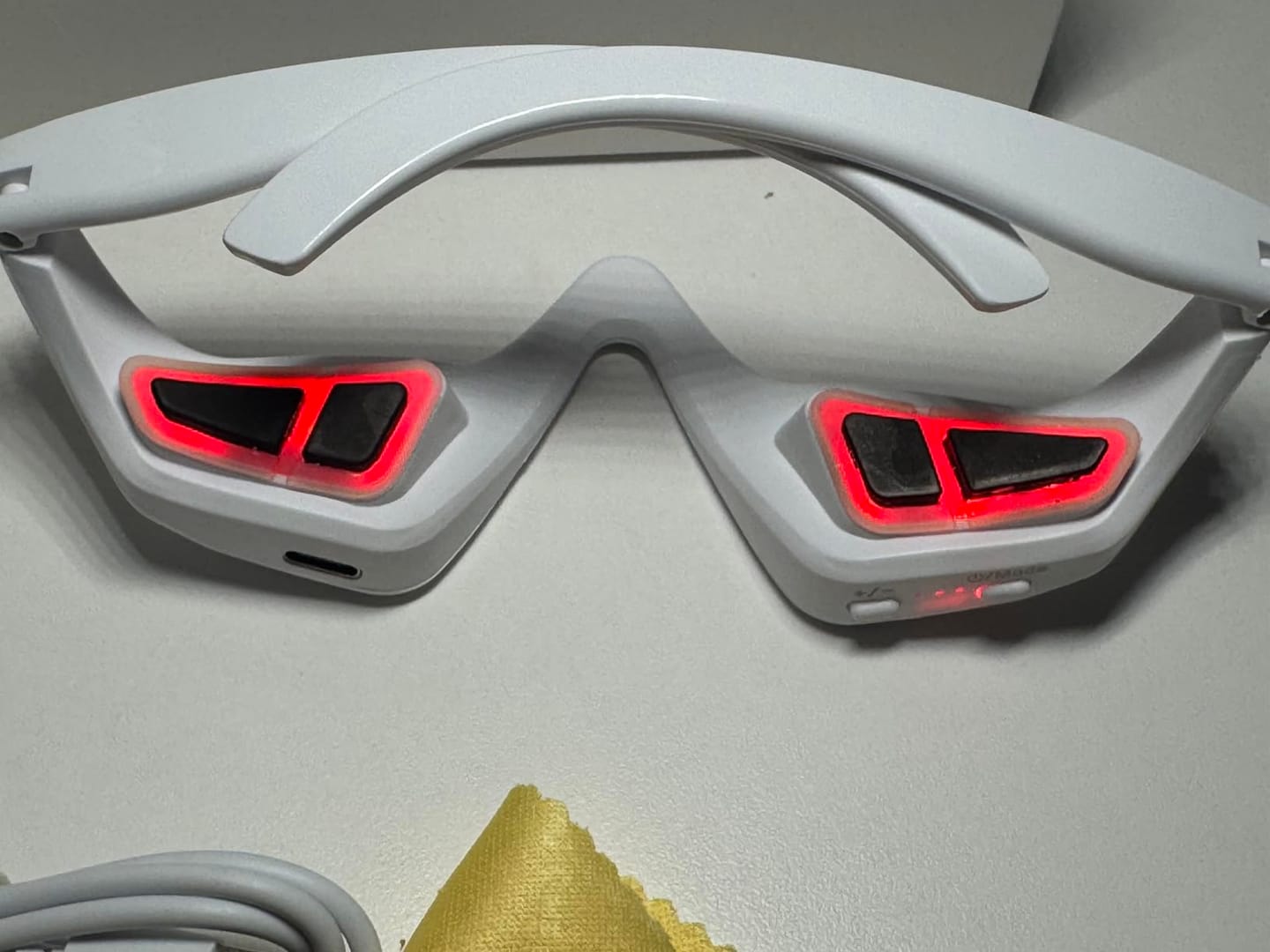 Customer photo review of Lumera Pro - Red Light Therapy + EMS To Erase Eye Bags
