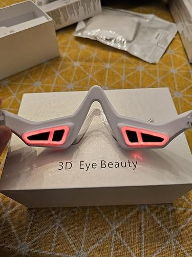 Customer photo review of Lumera Pro - Red Light Therapy + EMS To Erase Eye Bags