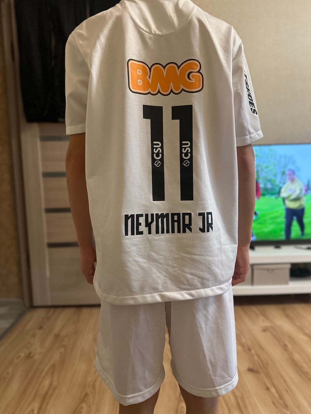 Customer photo review of Neymar Jr Santos FC 2013 White Kids Retro Football Jersey Set