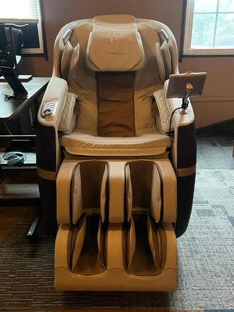 Customer photo review of Favor-06 3D Zero Gravity Massage Chair Black