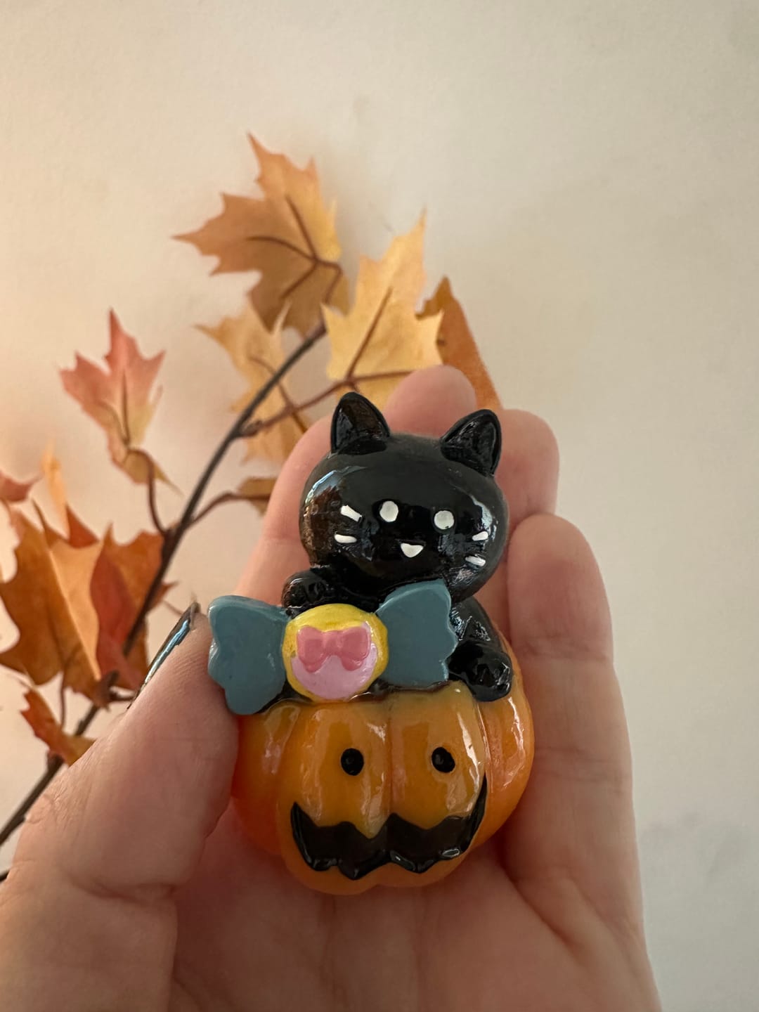 Customer photo review of Spooky Lippenbalsam Kürbis mit schwarzer Katze