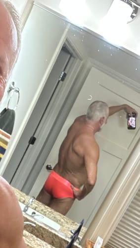 Customer photo review of Men's Solid Color Mesh Breathable Sports Fitness Briefs