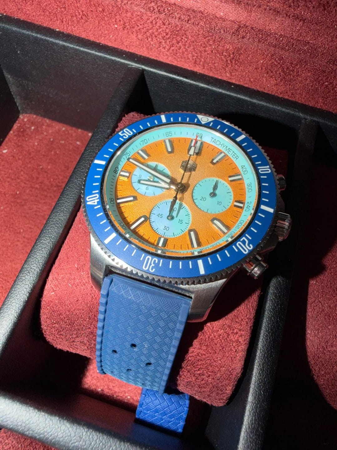 Customer photo review of Garmin 18/20/22mm Quick Release Tropic-Style Silicone Band