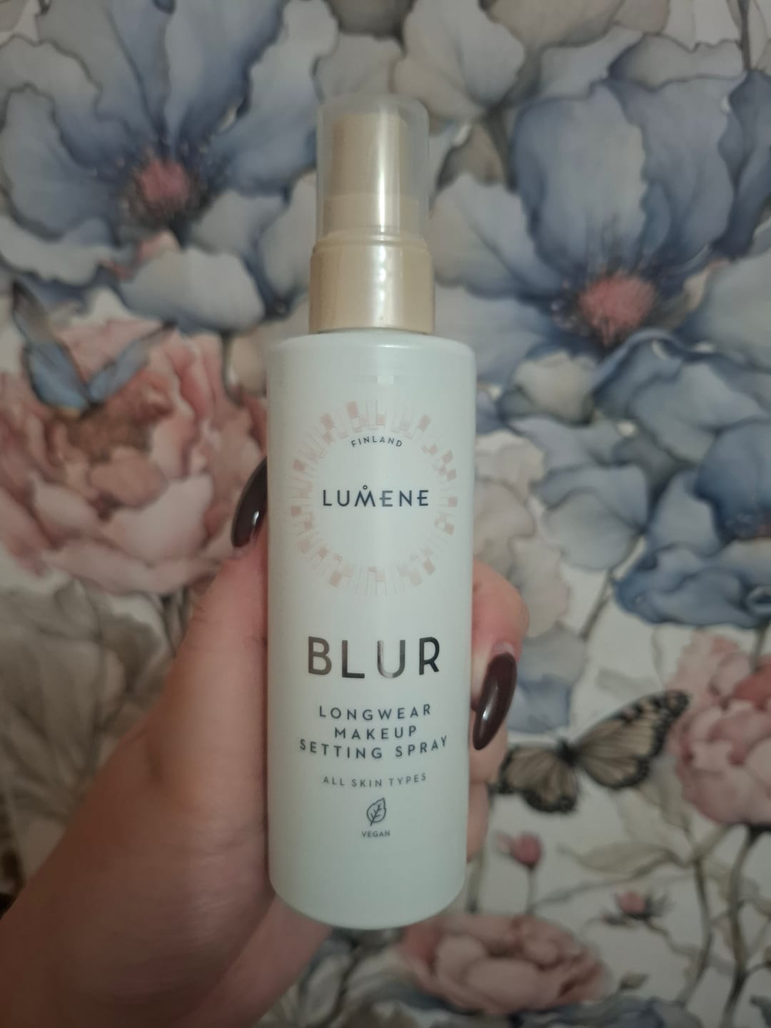 Customer photo review of Фиксиращ спрей за дълготраен грим Lumene Blur Longwear Makeup Seting Spray