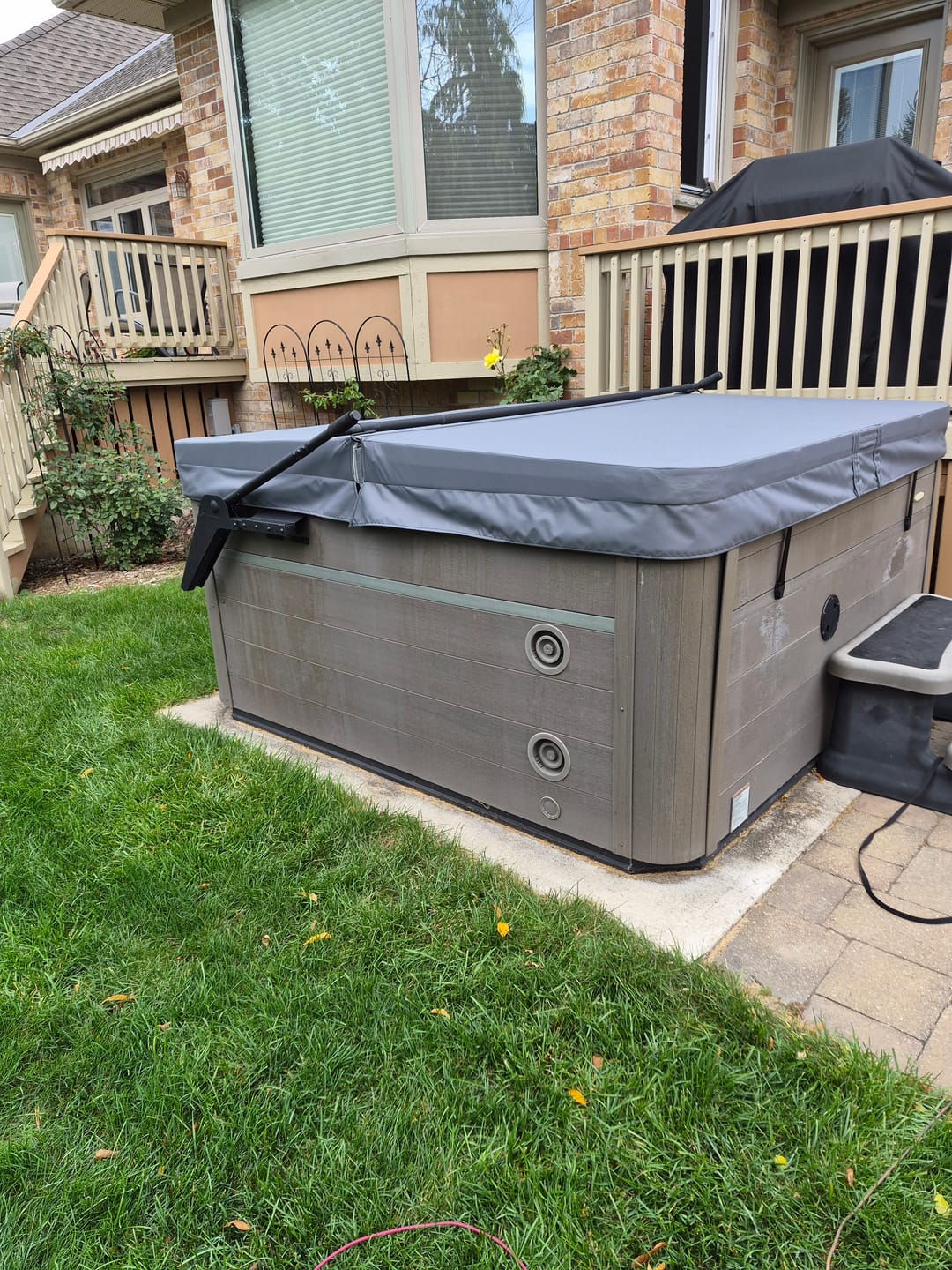 Customer photo review of Hydropool 695 Hot Tub Cover