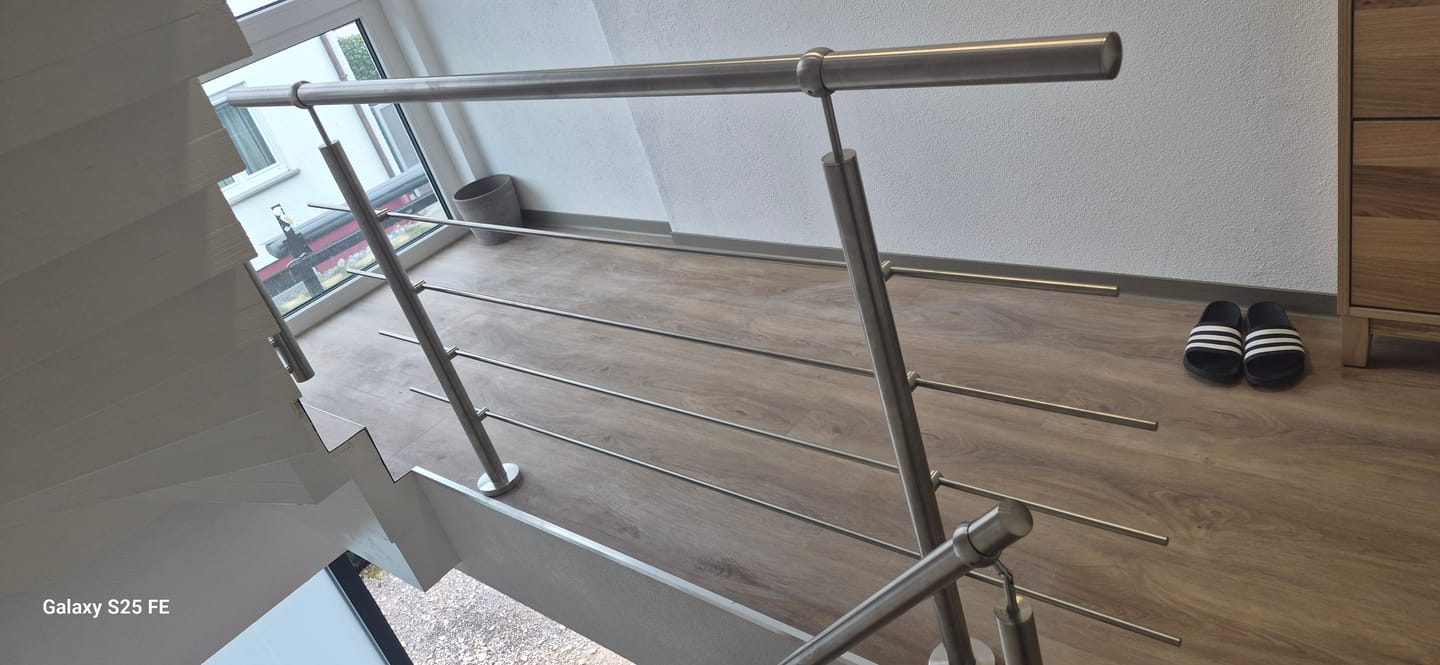 Customer photo review of Balkongeländer aus Edelstahl aufgesetzt mit 4 Querstreben