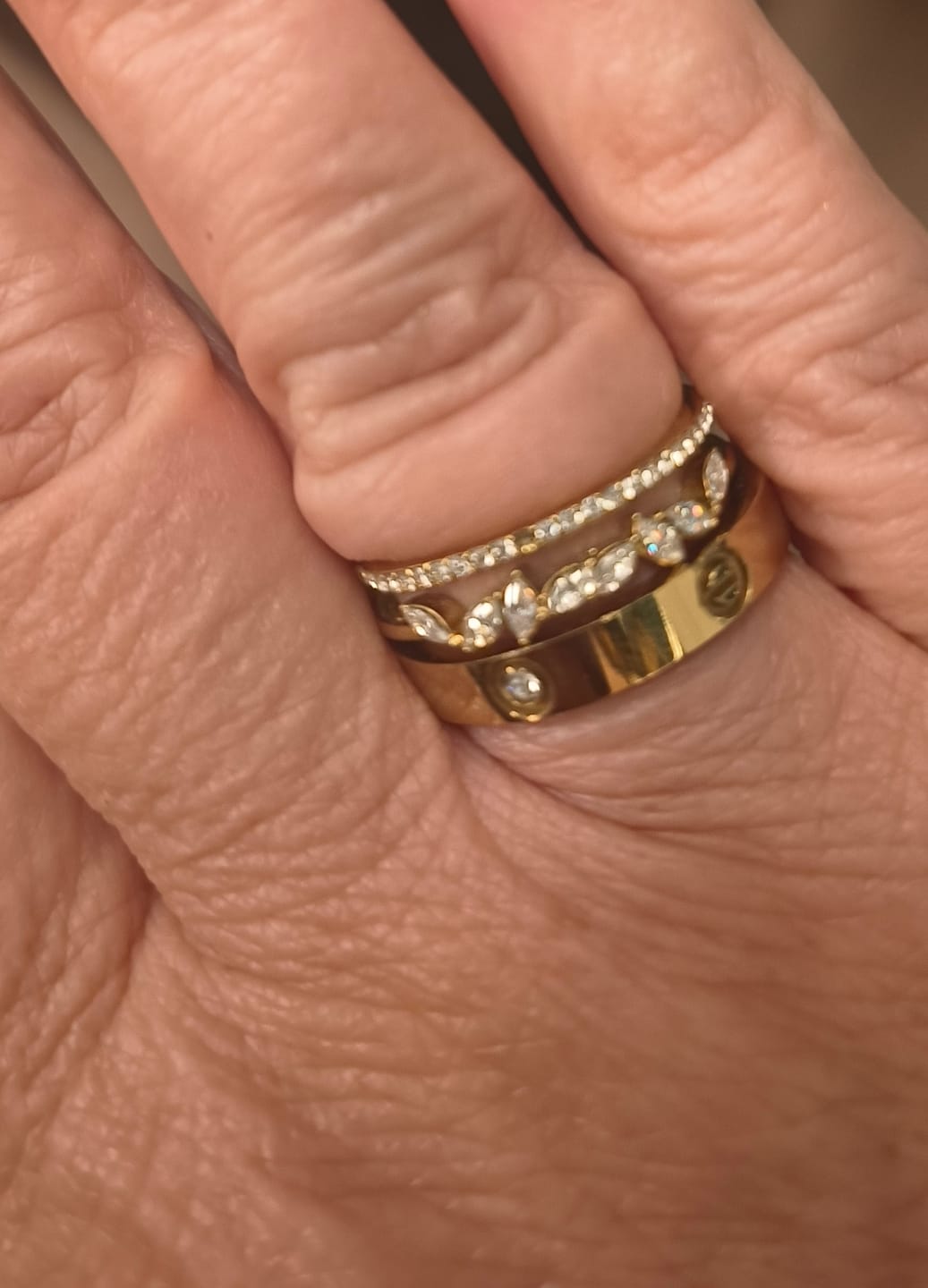 Customer photo review of 18K Gold Mia Crystal Ring