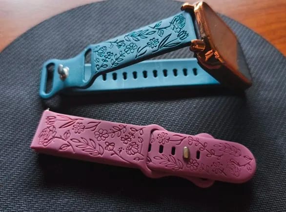 Customer photo review of Garmin 18/20/22mm Quick Release Rose Engraved Silicone Band