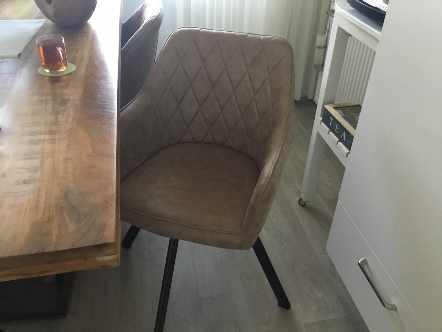 Customer photo review of Brione Draaibare Eetkamerstoel - Taupe