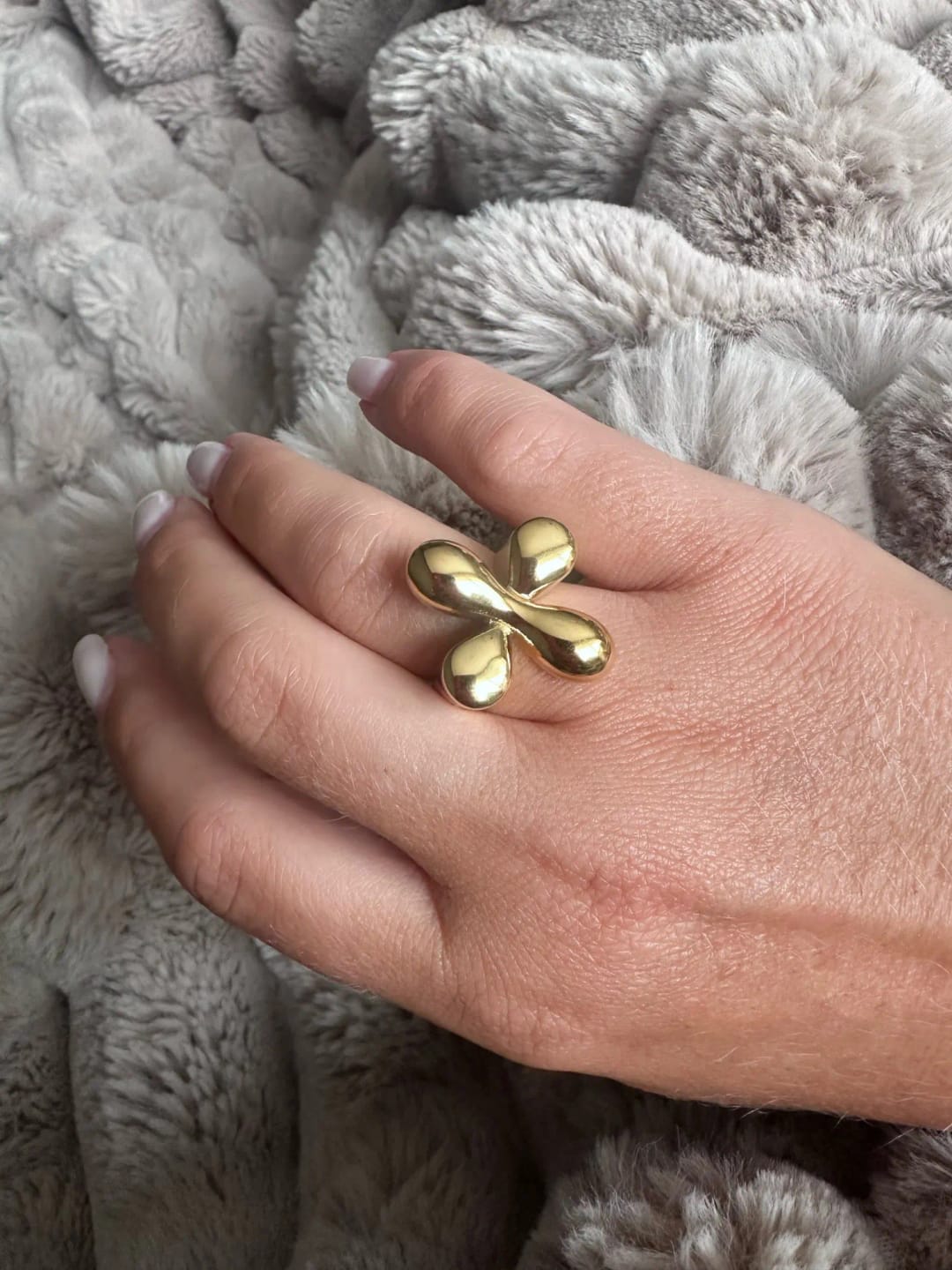 Customer photo review of Amelia’s Orbit Ring