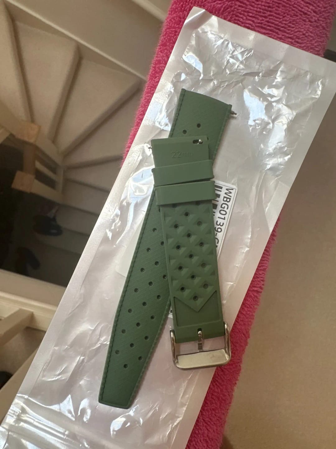 Customer photo review of Garmin 18/20/22mm Quick Release Tropic-Style Silicone Band
