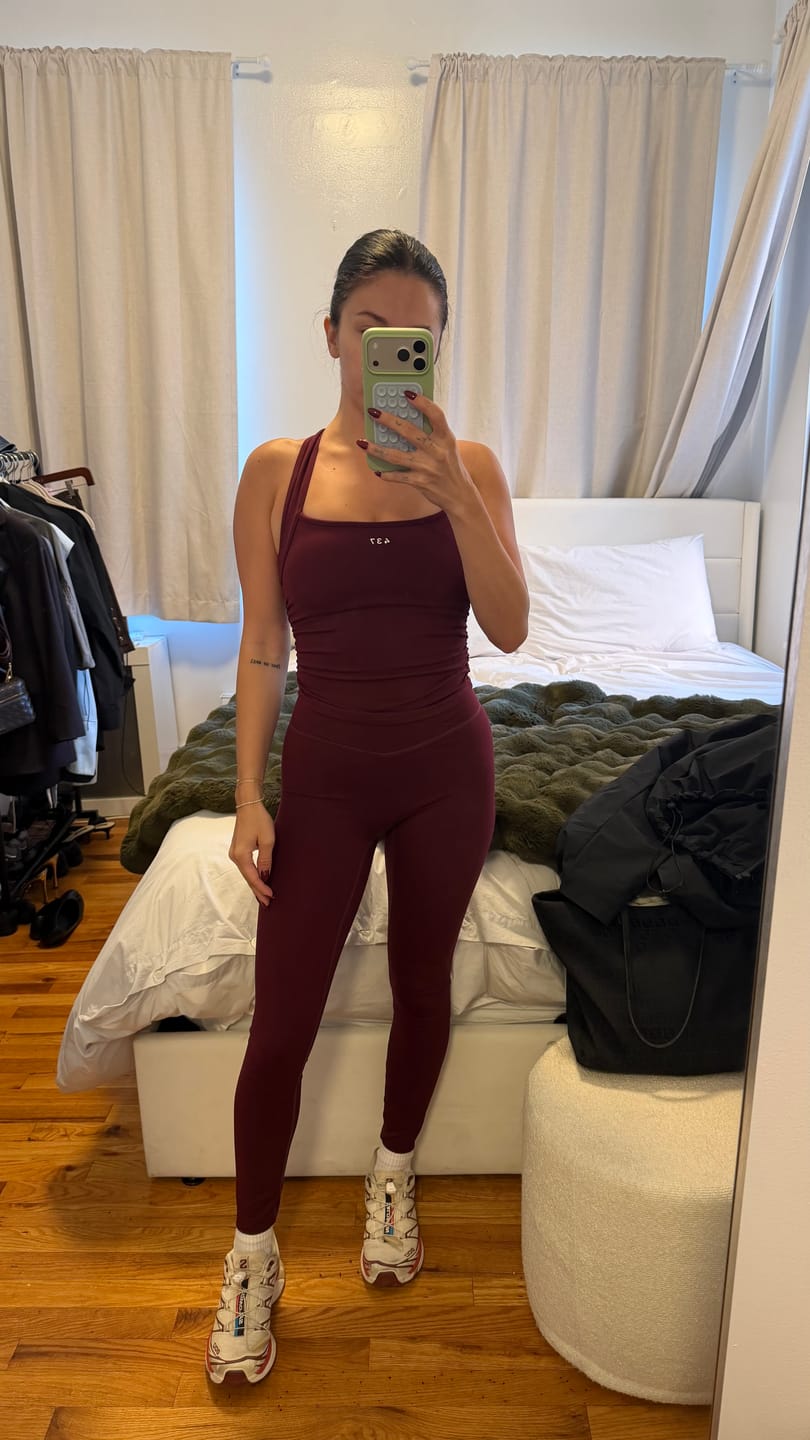 Customer photo review of The V Legging Black Cherry