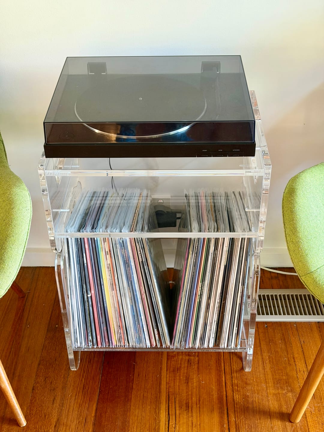 Customer photo review of PRISMA 140 - Acrylic Vinyl Record Shelf (CRYSTAL)