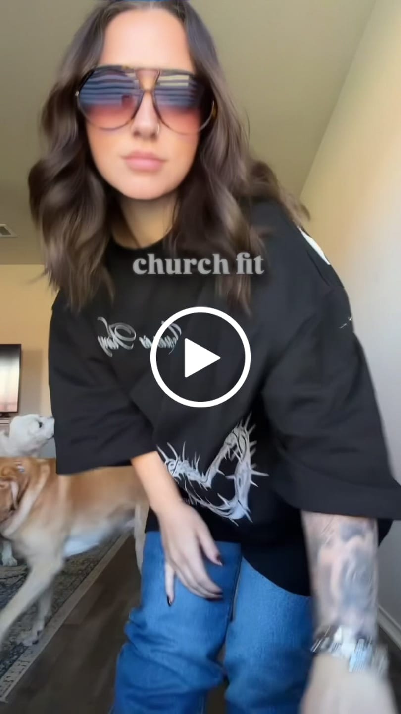 Customer video review of [PRE-ORDER - SHIPS MID OCTOBER] Jesus is King Jumbo Print Tee - Black (Oversized)