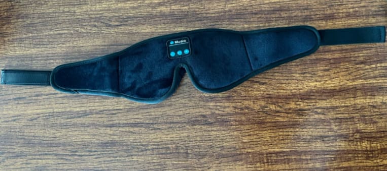 Customer photo review of Zzzen Mask - 3D Bluetooth Sleep Headphones