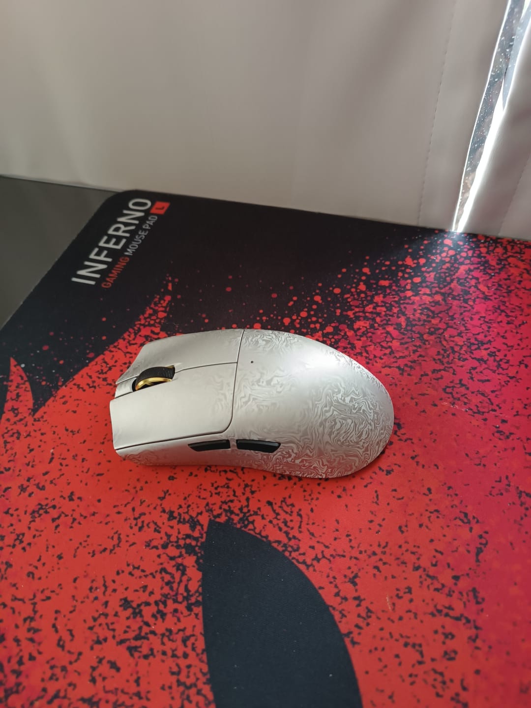 Customer photo review of FGG Madlions M3 Pro Karbon Fiber Wireless Mouse