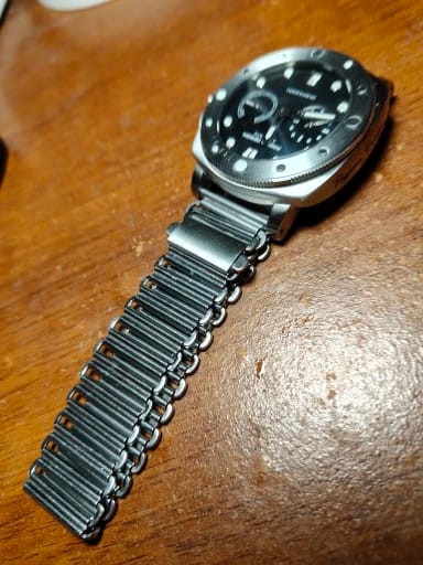 Customer photo review of Garmin 18/20/22mm Quick Release Vintage Ladder Link Steel Bracelet