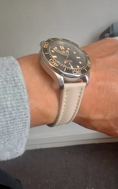 Customer photo review of Garmin 18/20/22mm Quick Release Sailcloth Band with Butterfly Clasp