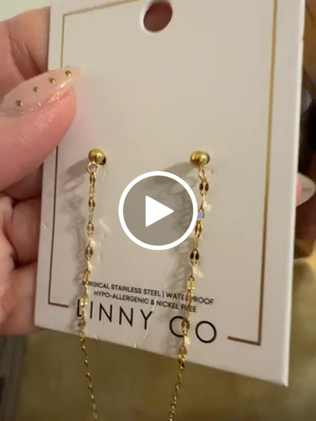 Customer video review of Screwback Stud Earrings - Devin Duster Gold
