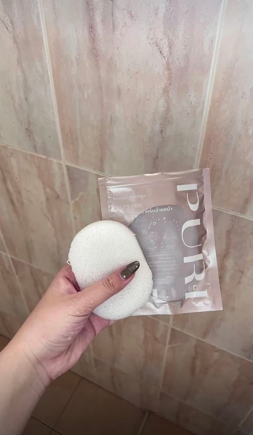 Customer photo review of [Pre-order 30 Day] Vegan Konjac Sponge ฟองน้ำล้างหน้าใยบุก อ่อนโยน ขจัดสิวเสี้ยน รับฟรี! คลีนซิ่งเจลระเบิดเมคอัพ