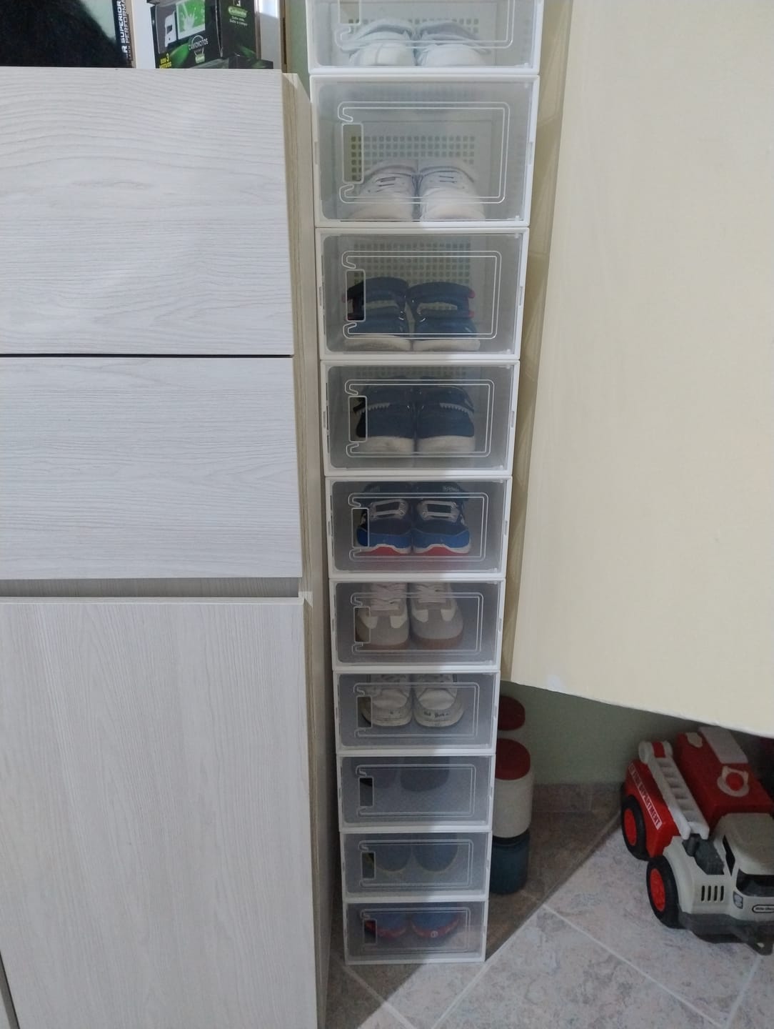 Customer photo review of Set de Cajas Apilable para Zapatos