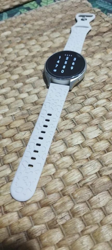 Customer photo review of Garmin 18/20/22mm Quick Release Leopard Print Silicone Band