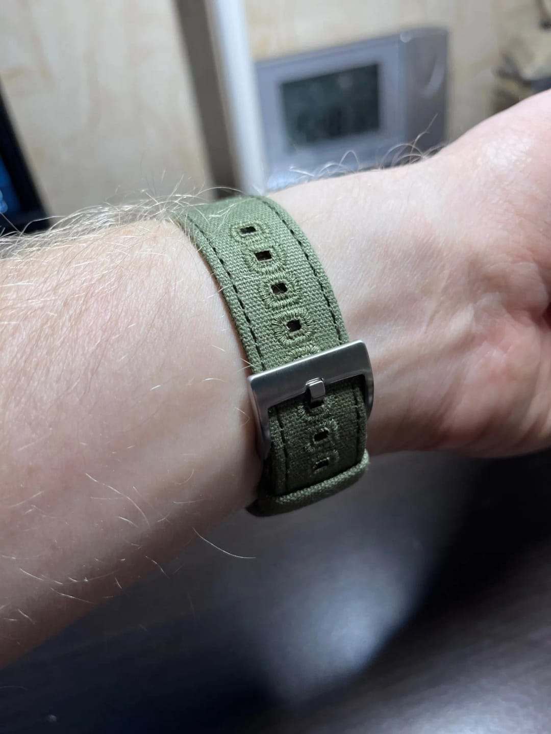 Customer photo review of Garmin 18/20/22mm Quick Release Stitched Canvas Nylon Band