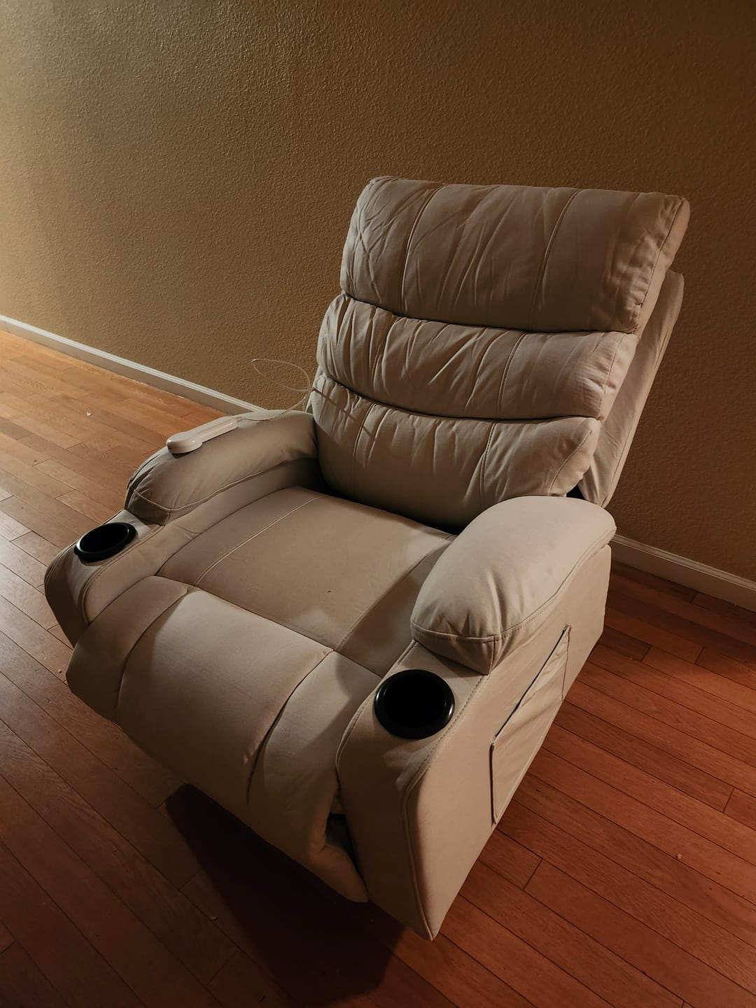 Customer photo review of Homrest Power Lift Recliner Chair for Elderly with Massage & Heat, Beige White