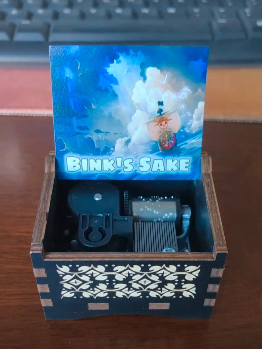 Customer photo review of Binks'Sake Vintage Wooden Music Box