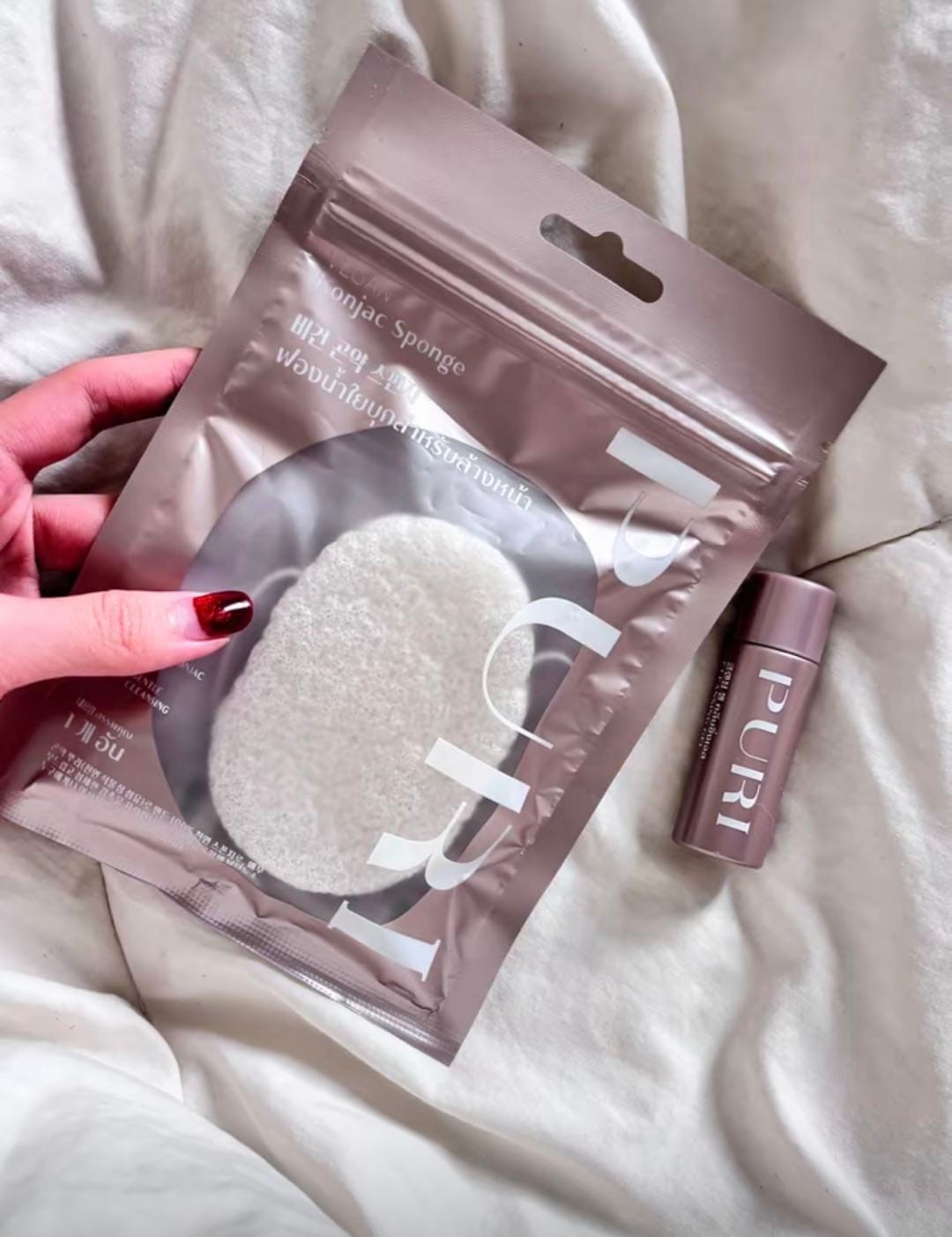 Customer photo review of [Pre-order 30 Day] Vegan Konjac Sponge ฟองน้ำล้างหน้าใยบุก อ่อนโยน ขจัดสิวเสี้ยน รับฟรี! คลีนซิ่งเจลระเบิดเมคอัพ
