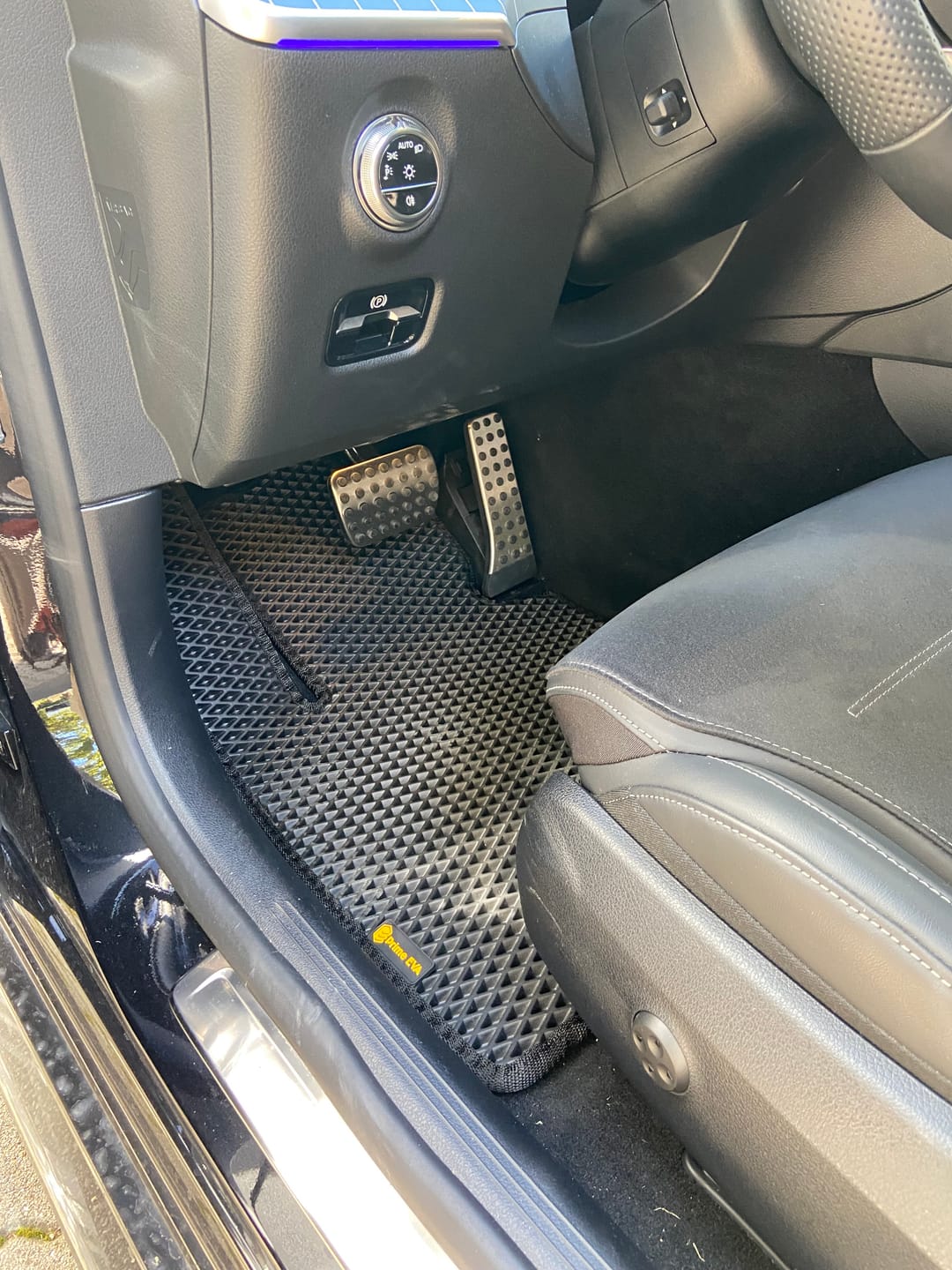 Customer photo review of Auto Fußmatten nach Maß - Komplettset