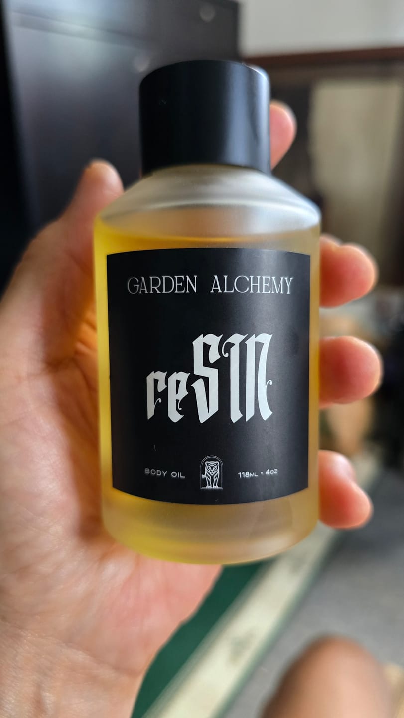 Customer photo review of reSIN body oil