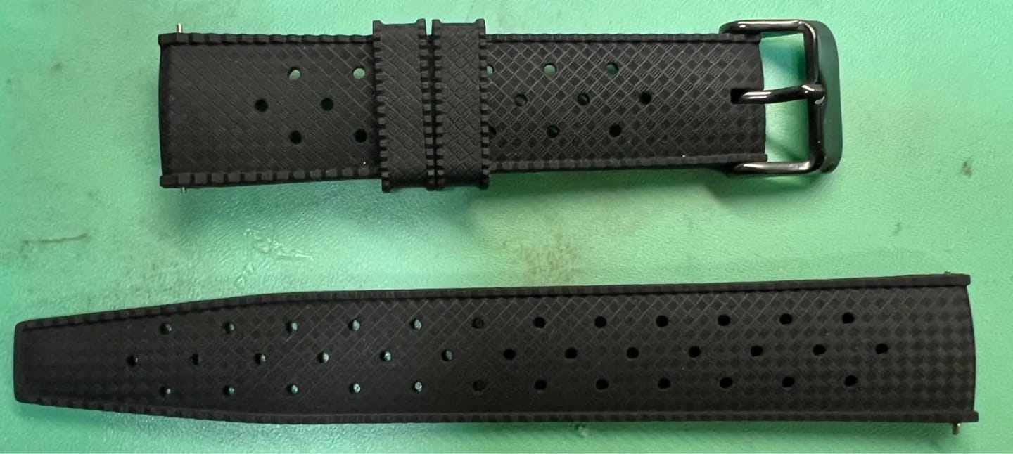 Customer photo review of Garmin 18/20/22mm Quick Release Tropic-Style Silicone Band