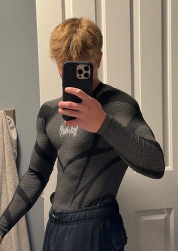Customer photo review of Doom Tech™ Spider-Corpse Longsleeve Compression [VOID BLACK]